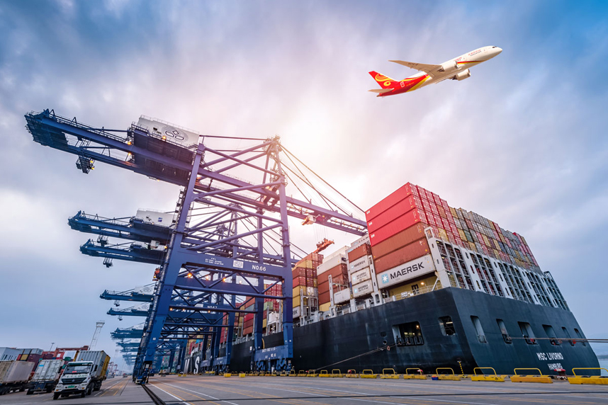 What are the advantages and disadvantages of one-stop dropshipping from overseas warehouses in the United States and direct delivery of small bags in China?